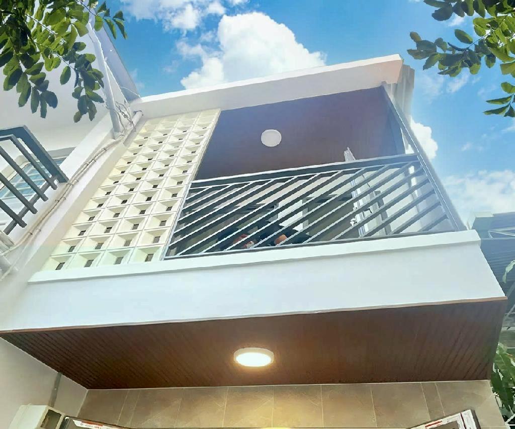 20241014_040252689_iOS