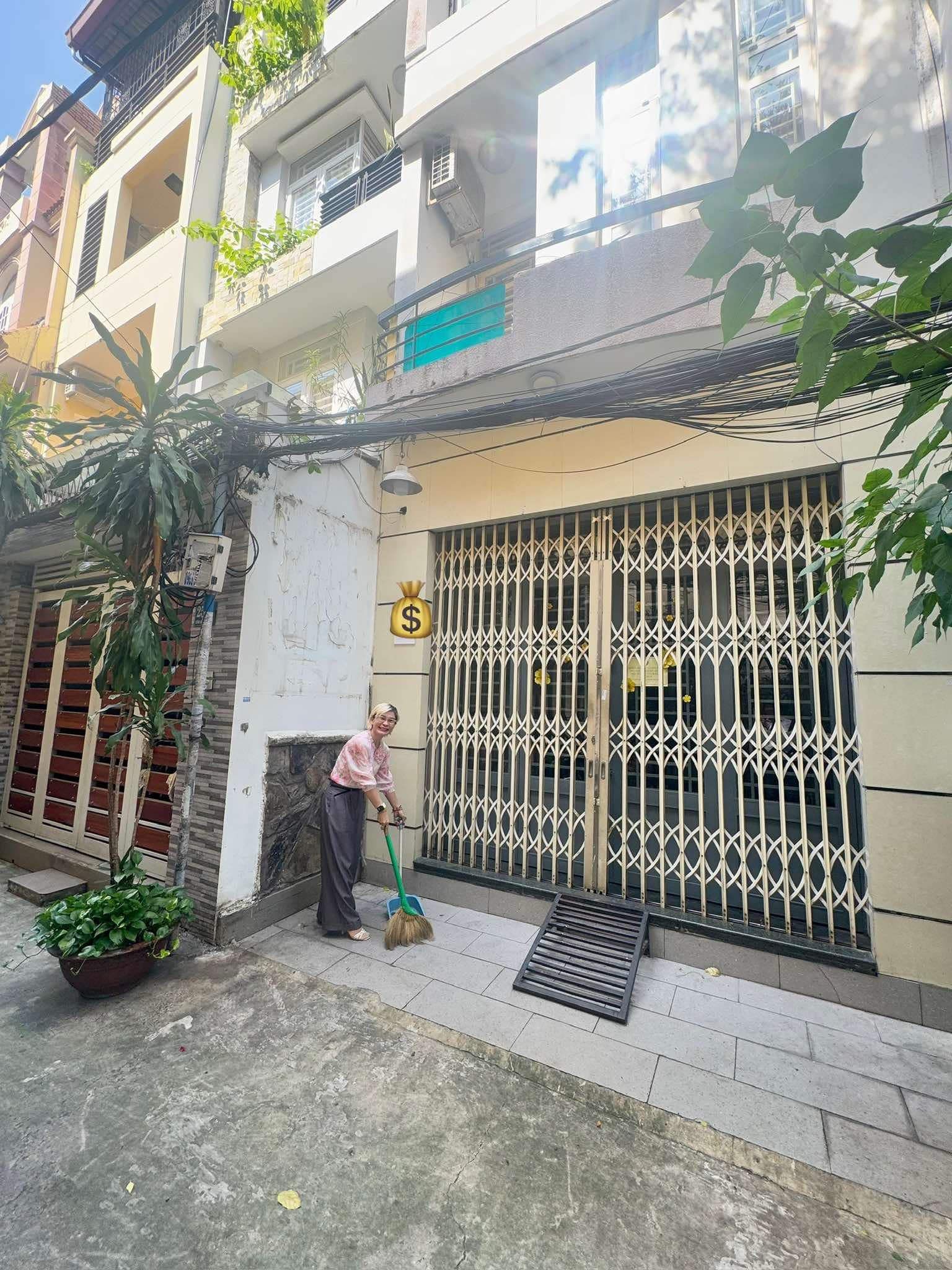 efae450f-b8b9-4d18-902c-f3c8bd27b160