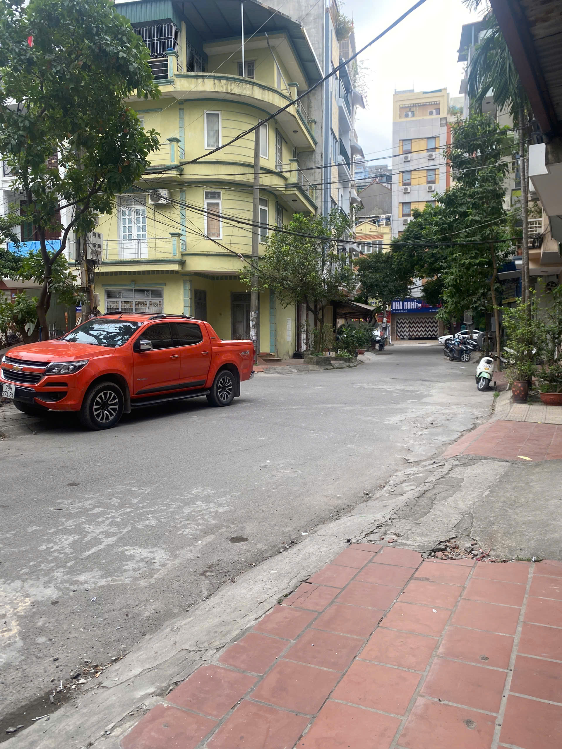 ban_nha_phan_lo_den_lu (3)