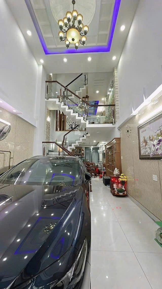 z6201931647580_c84ee6613197c5ea93df209ae38d4323