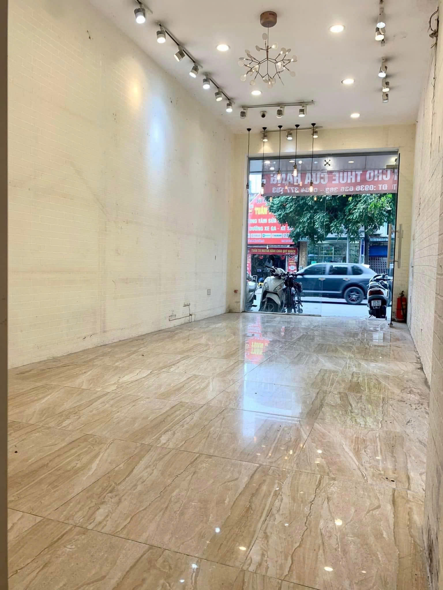 z6214211936018_64545933ad125e80d8d5abc4e189a493