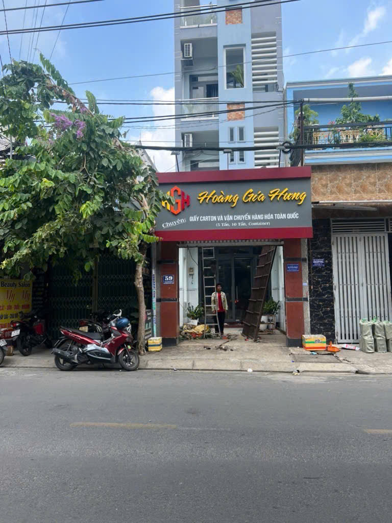 z6220038043754_218cdb6d5047bb91861c2d443fe89f0e