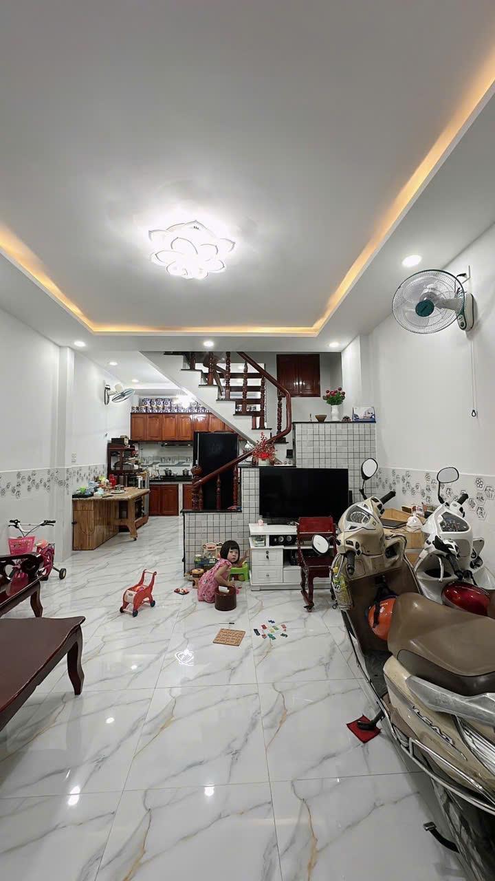 z6226413870308_9af0e8de853486bc718e93287ba1f602