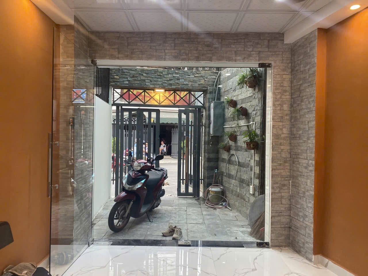 z6227233875004_151b80197fbb74d250dee97e9bd92b60