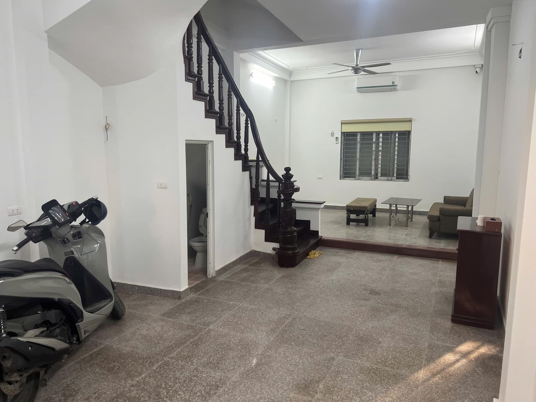 cho_thue_nha_mat_pho_nguyen_van_troi (1)