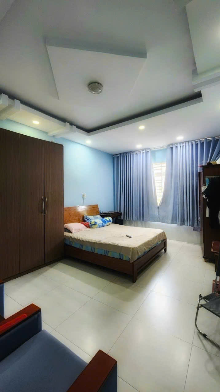 z6306200232459_510d8b665612a2737d0d0492bb0ab069