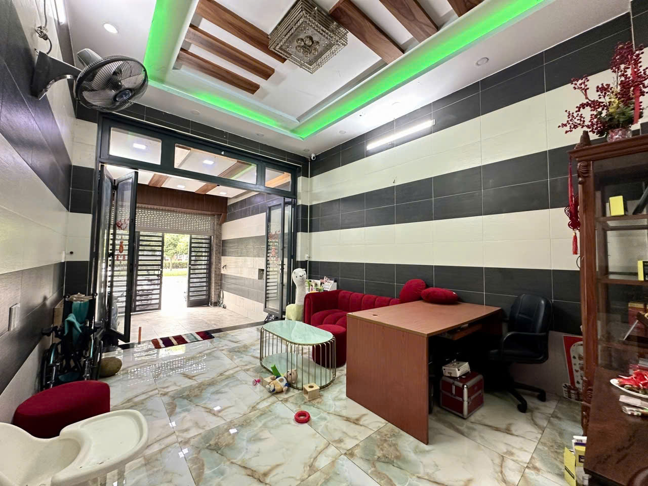 z6328004503711_93dfea83967fc4d3ba4fba5e77f5b127