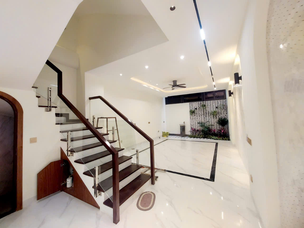 z6356265706596_28a1644c73f723e31794afb3a3301a82