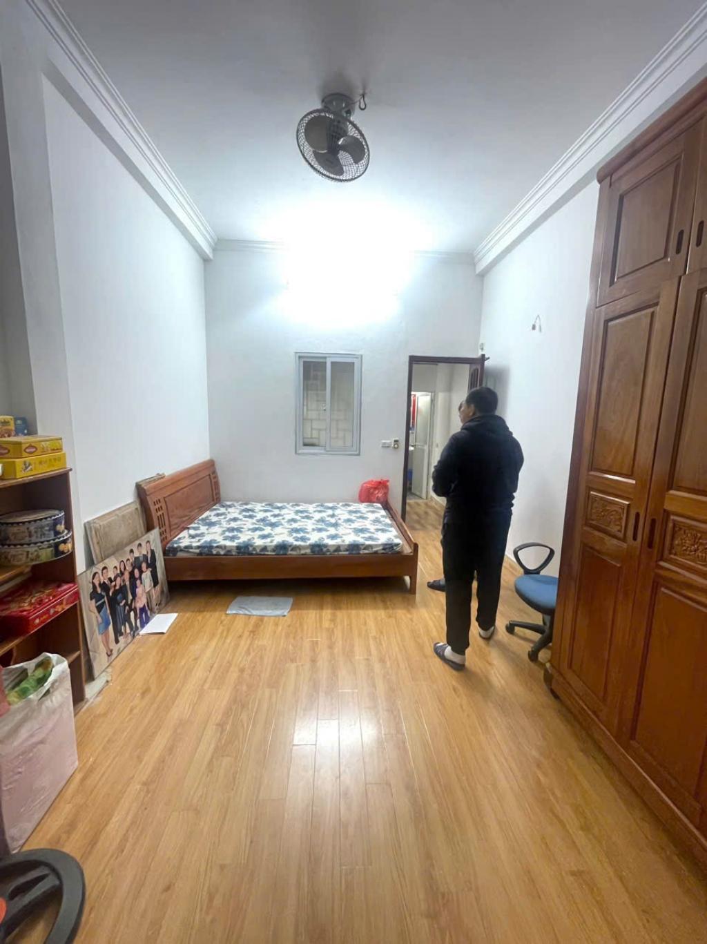 2bdn-1F78D41B-m8pdemlg_76_12