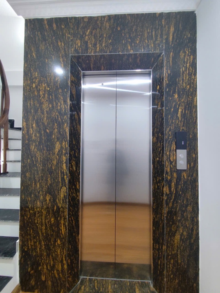 2d9q-755E0B30-m50oin0c_15_7