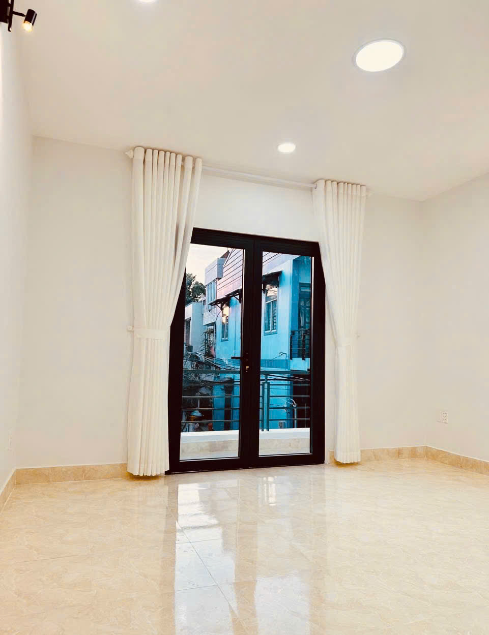 Lê Văn Việt, Võ Văn Ngân, Xa Lộ Hà Nội, Lê Văn Việt, Võ Văn Ngân, Quang Trung, Trương Văn Thành, Man Thiện, Quận 9, Tân Lập 1, Tân Lập 2, đường 904, Khu Công Nghệ Cao3