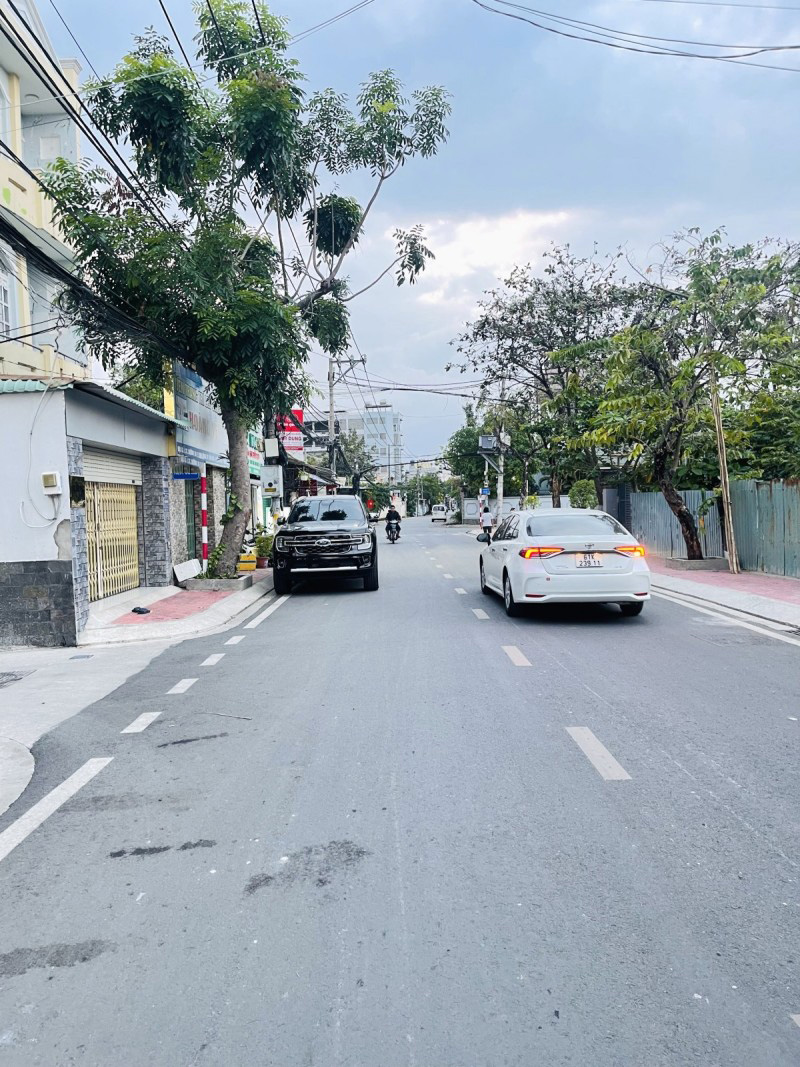 ban-nha-gan-pham-van-dong-linh-dong-thu-duc-chi-nhinh-4-ty (1)