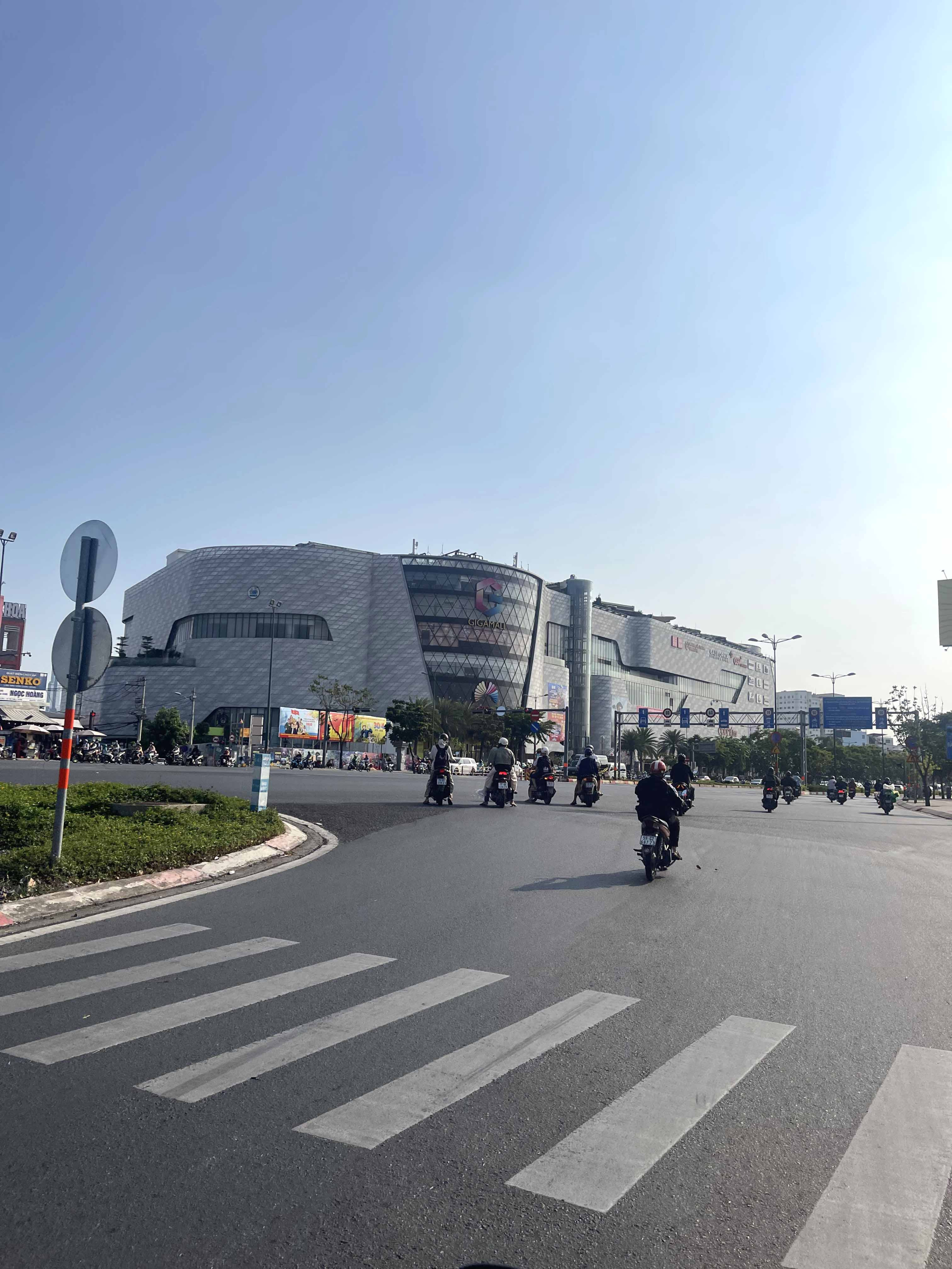 ban-nha-mat-tien-khu-vip-ben-song-hiep-binh-chanh-chi-11-ty (4)