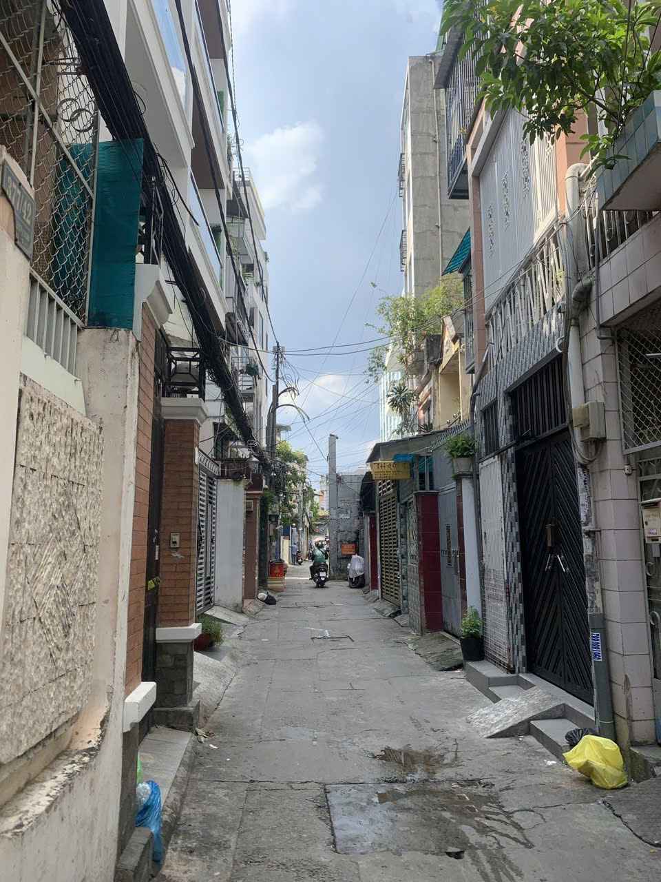 ban-nha-quan-10-duong-cach-mang-thang-8