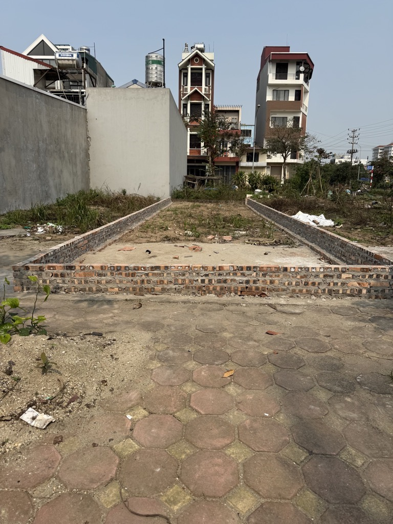 eok-DB236A67-m8gxm088_42_11