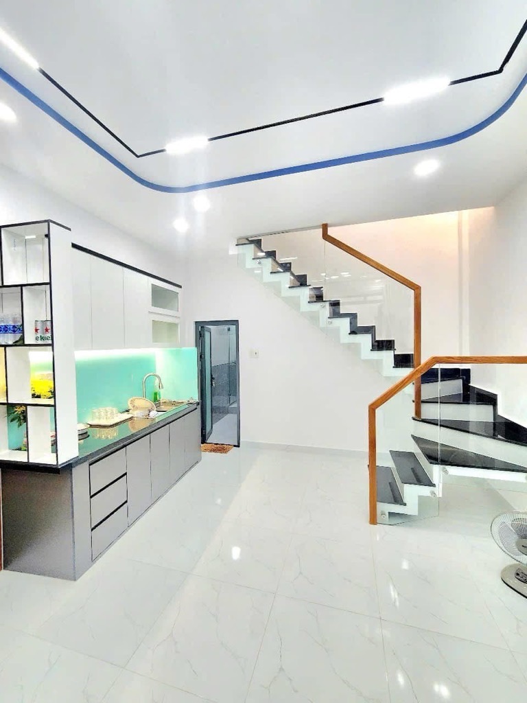 kcy-E7E7A6DE-m7wm43vl_13_5