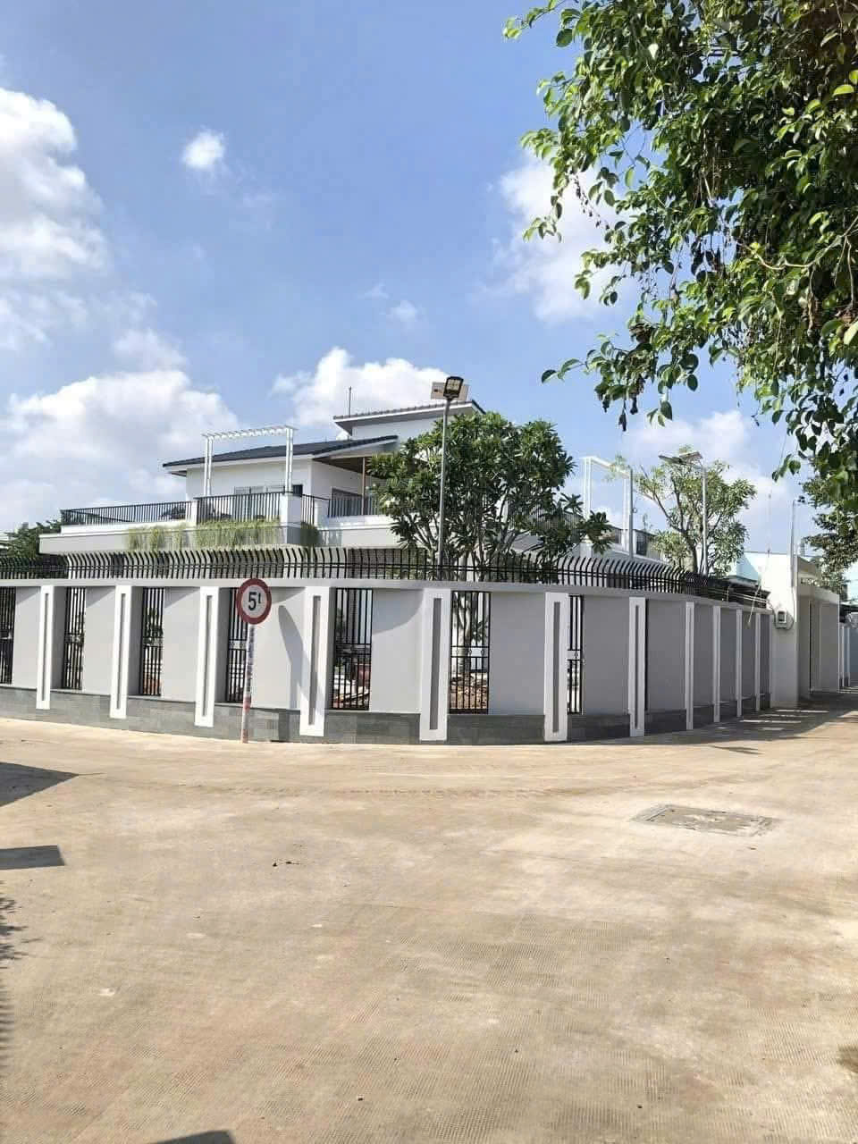 z6085580299215_69af60e1d591351a8e42e64e4b8e08f9