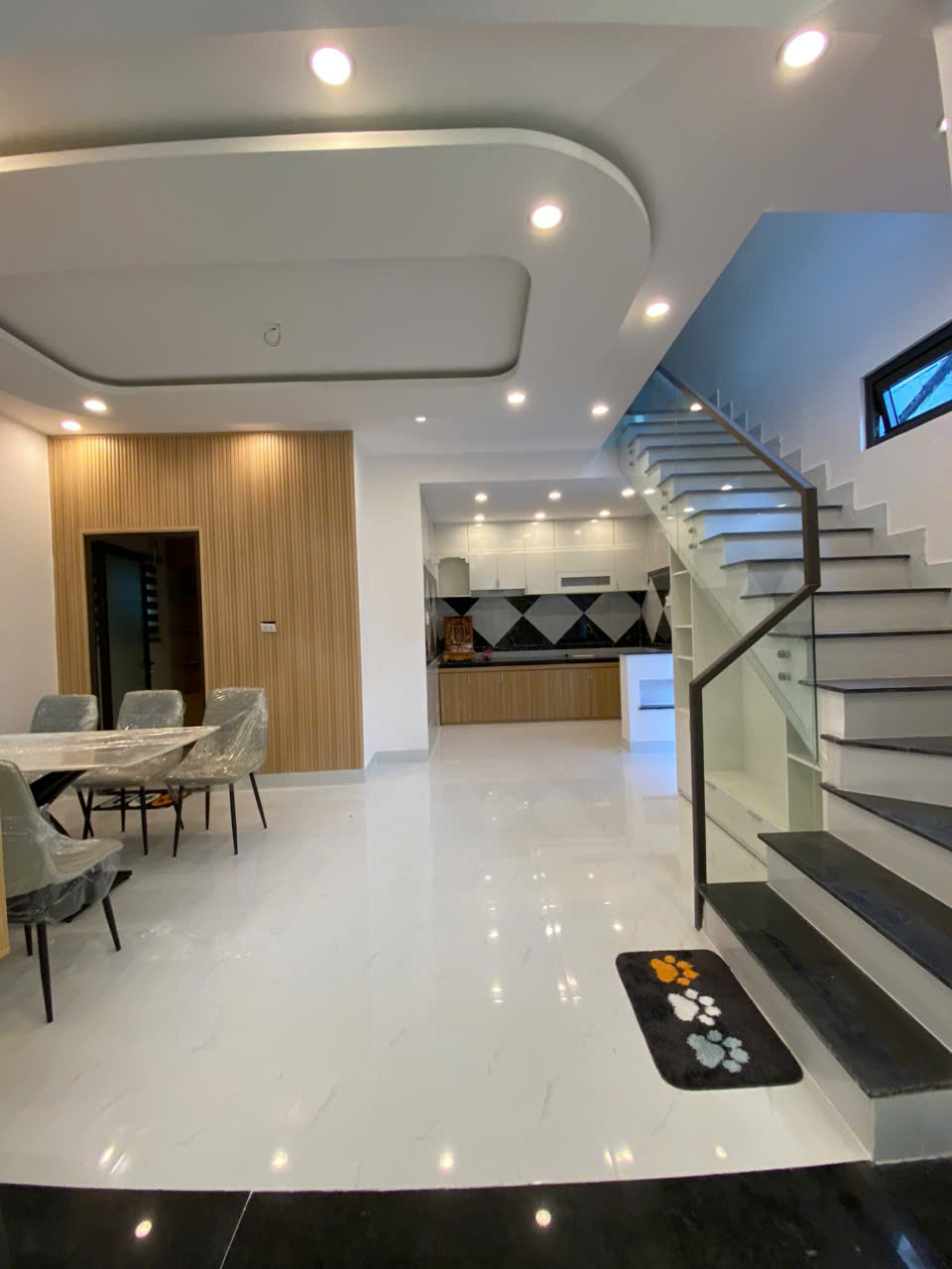 z6294741685130_6855d38584604f4536e4baf7be69d095