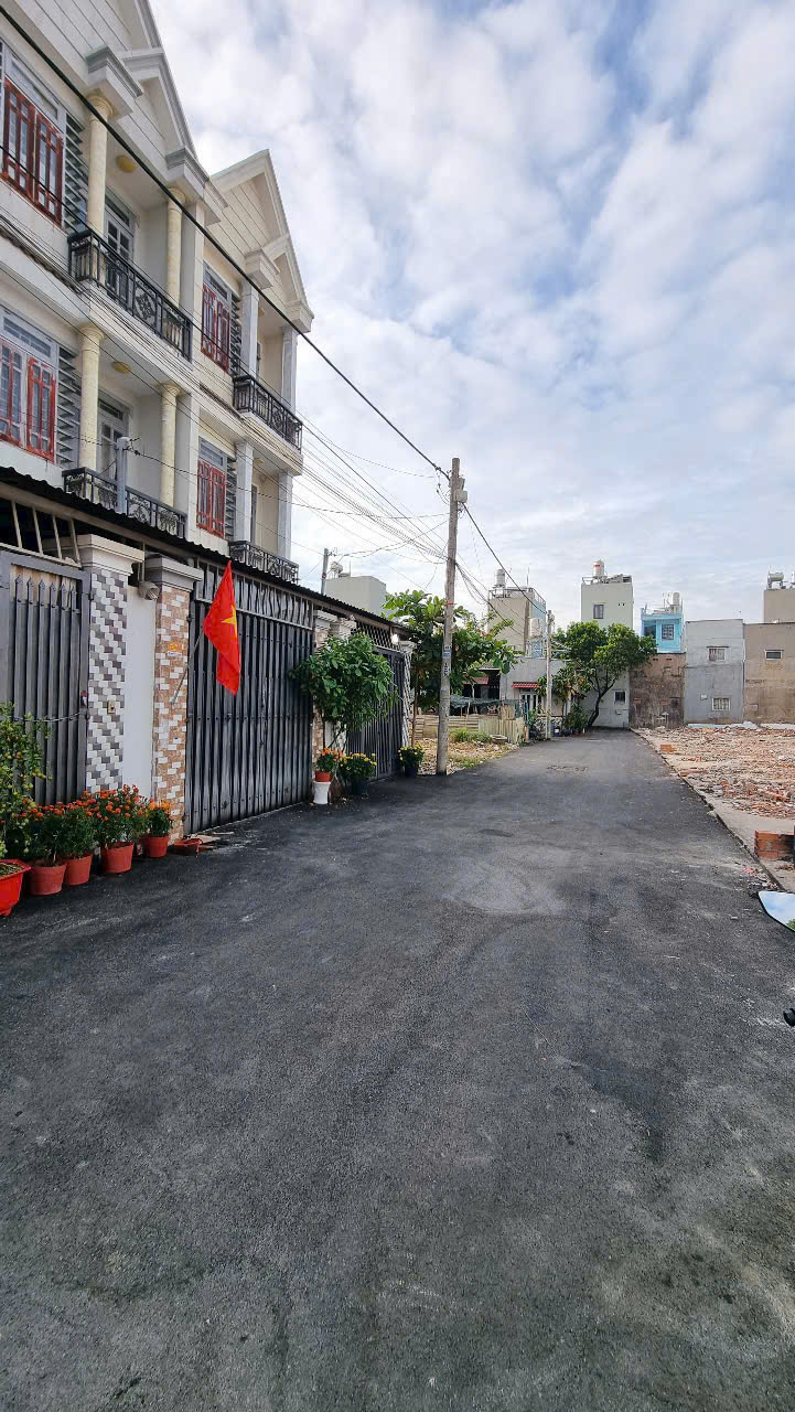 z6306135497014_6830287e17a028409ba455d328ba4e1d