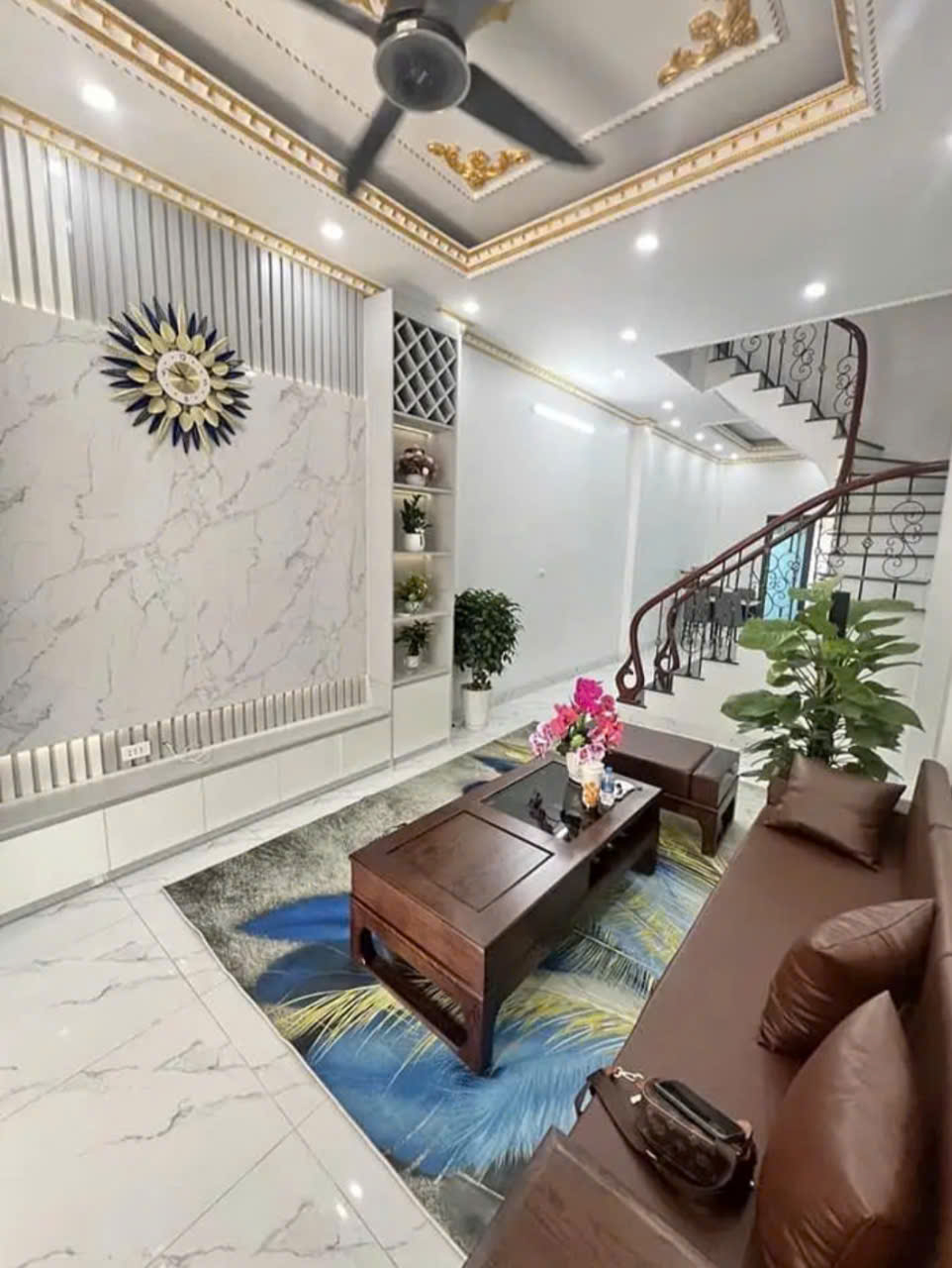 z6375460355913_de5bcecfcef432f13858e157ad7464fb