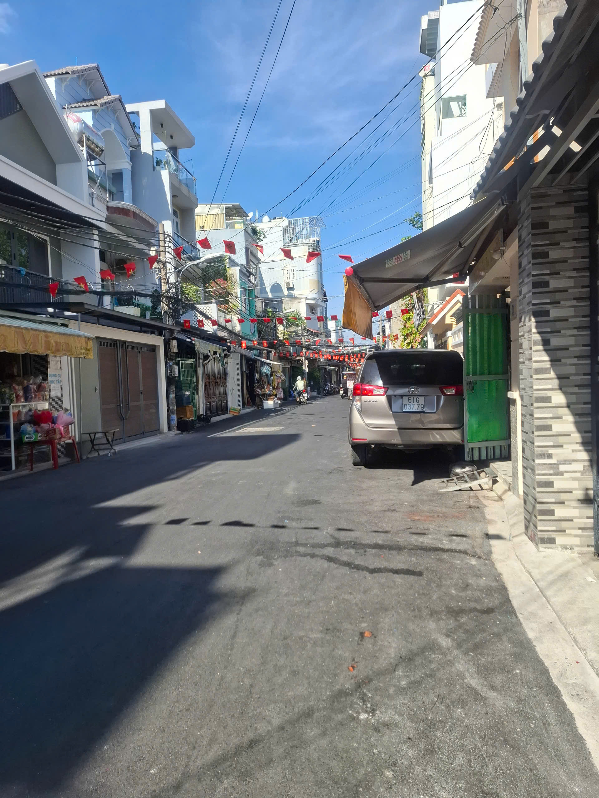 z6382878947008_3e38057bb3f8ec2012b3cabb7265f295