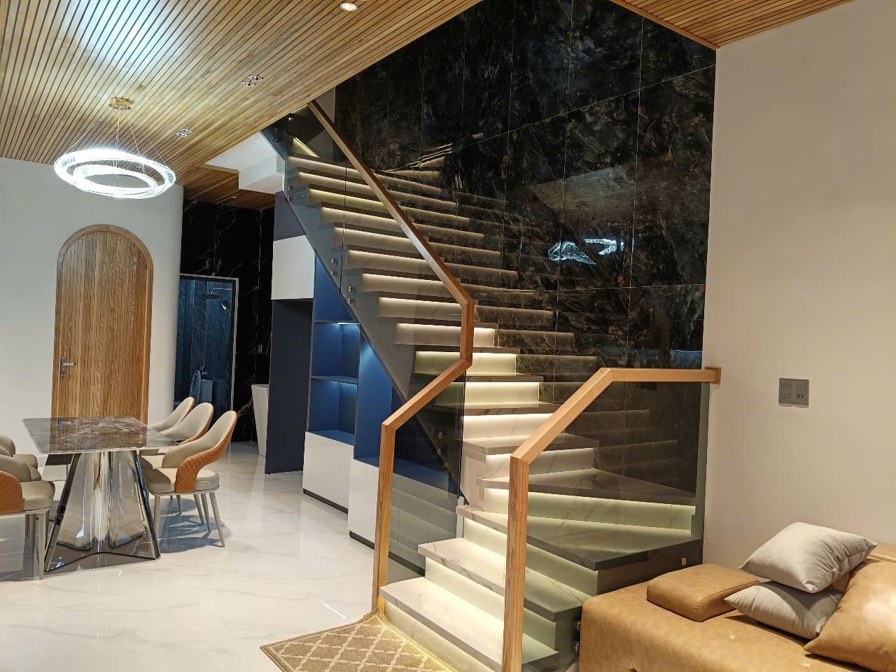 z6384181676519_e944ec94930ba985ac8bf15f198e2036