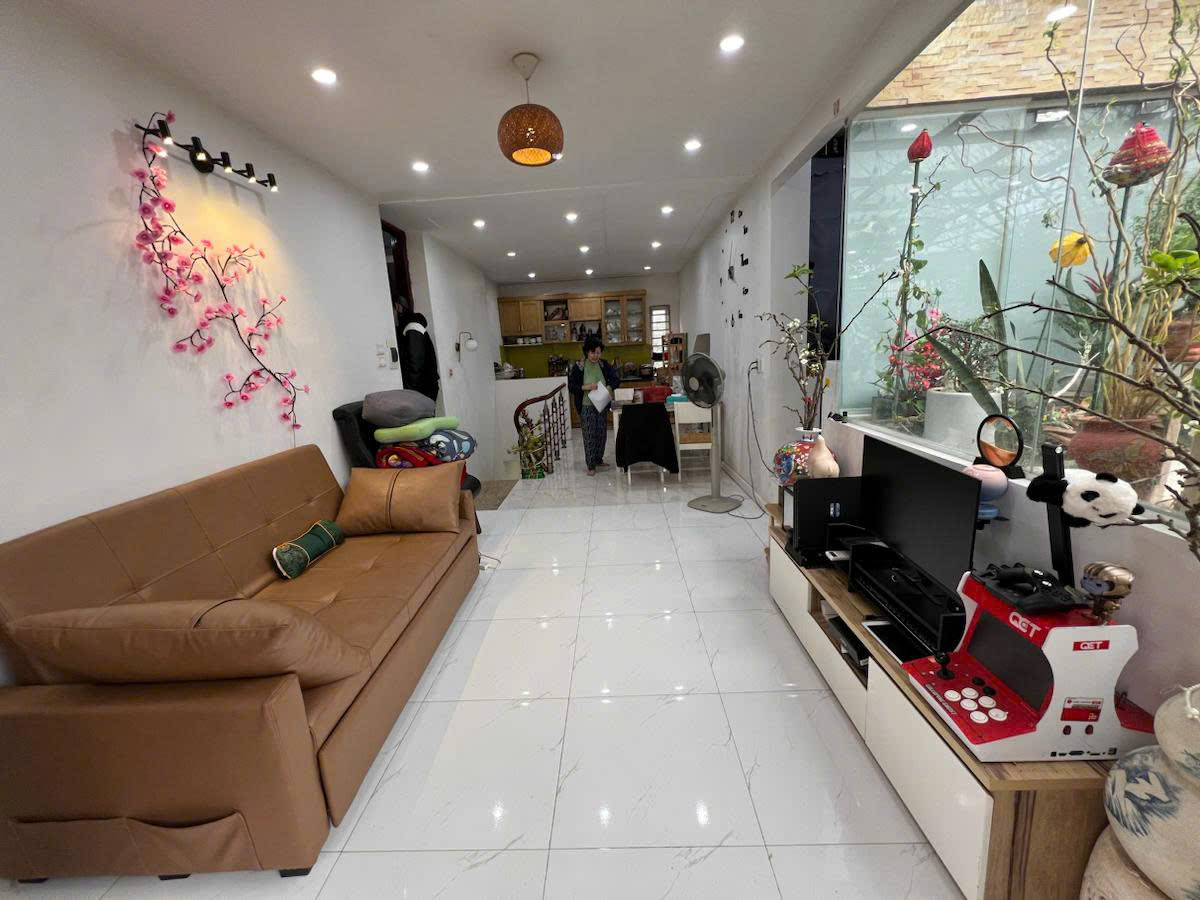 z6384696624669_6ea1c4e79a6a9bd46f2493b205896230