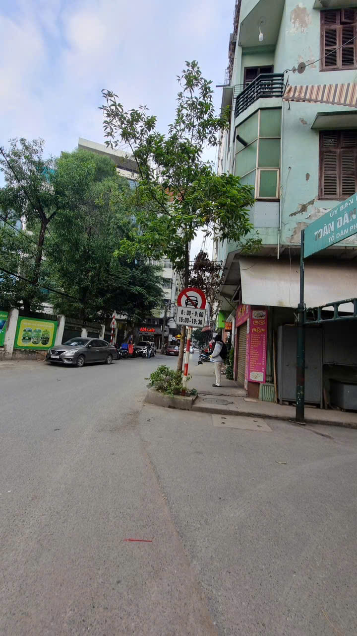 z6388832392807_63ebf7dc200739d6a83a25c85b824cb3