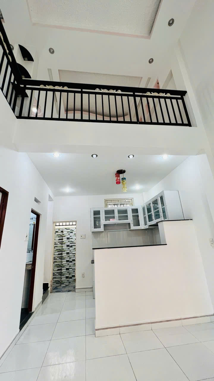 z6396092435579_965cb3c20598458113868a3e74c8cd8f