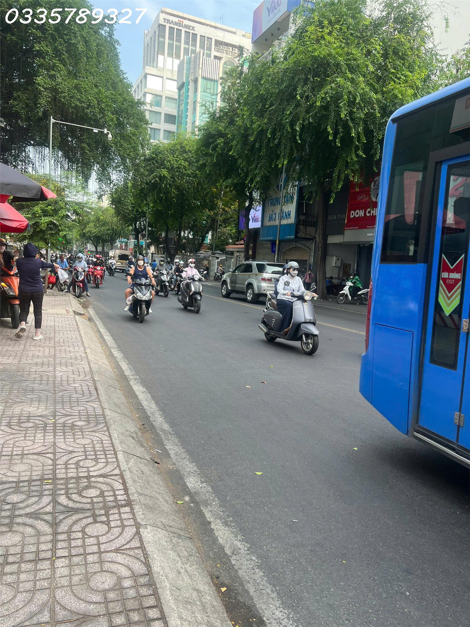 z6417100561422_d32b59bced87692a7e9532e14ea5cc4a