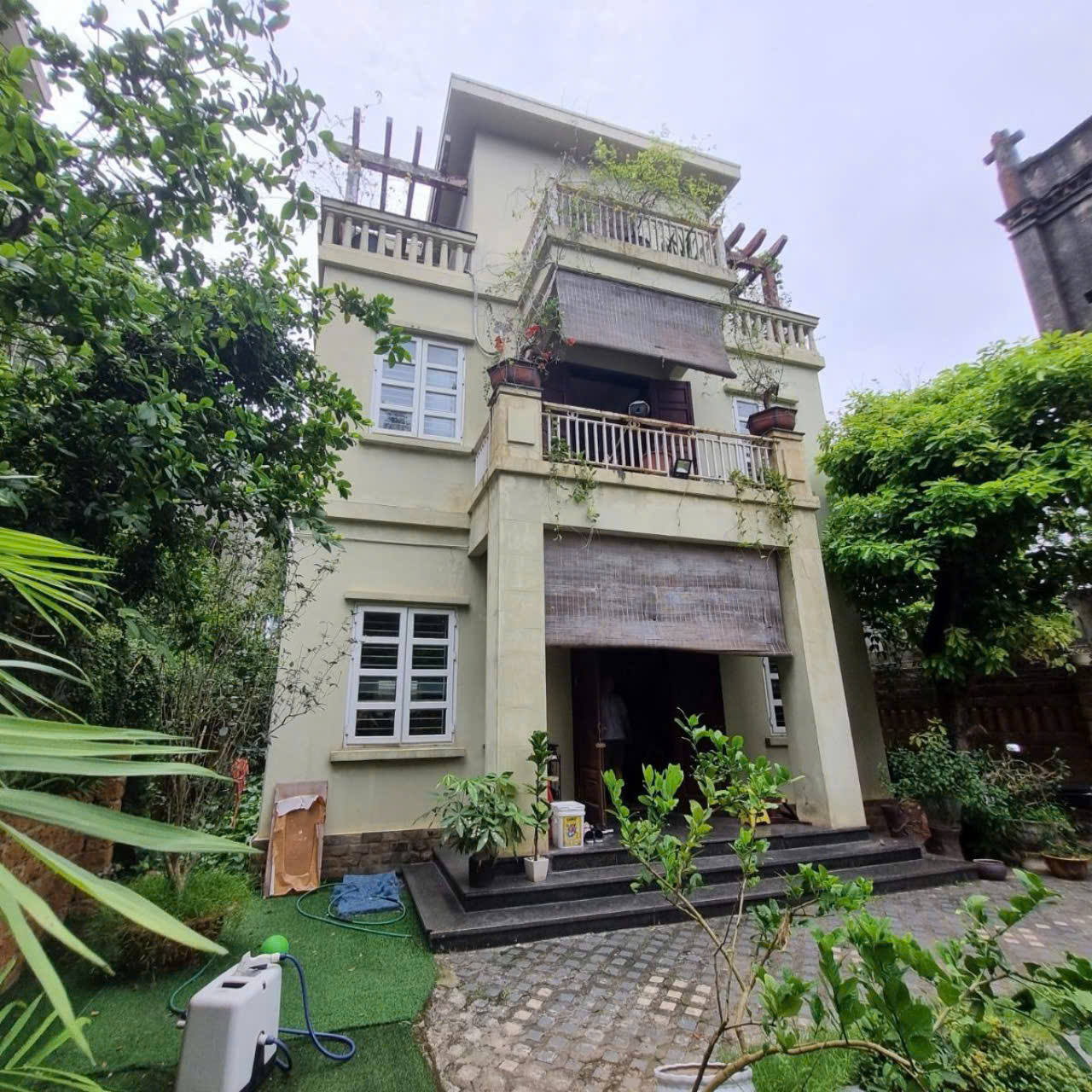 z6419604816635_4b7f4e246fbf4cc9dfd44aa5fbe1d5b2adv