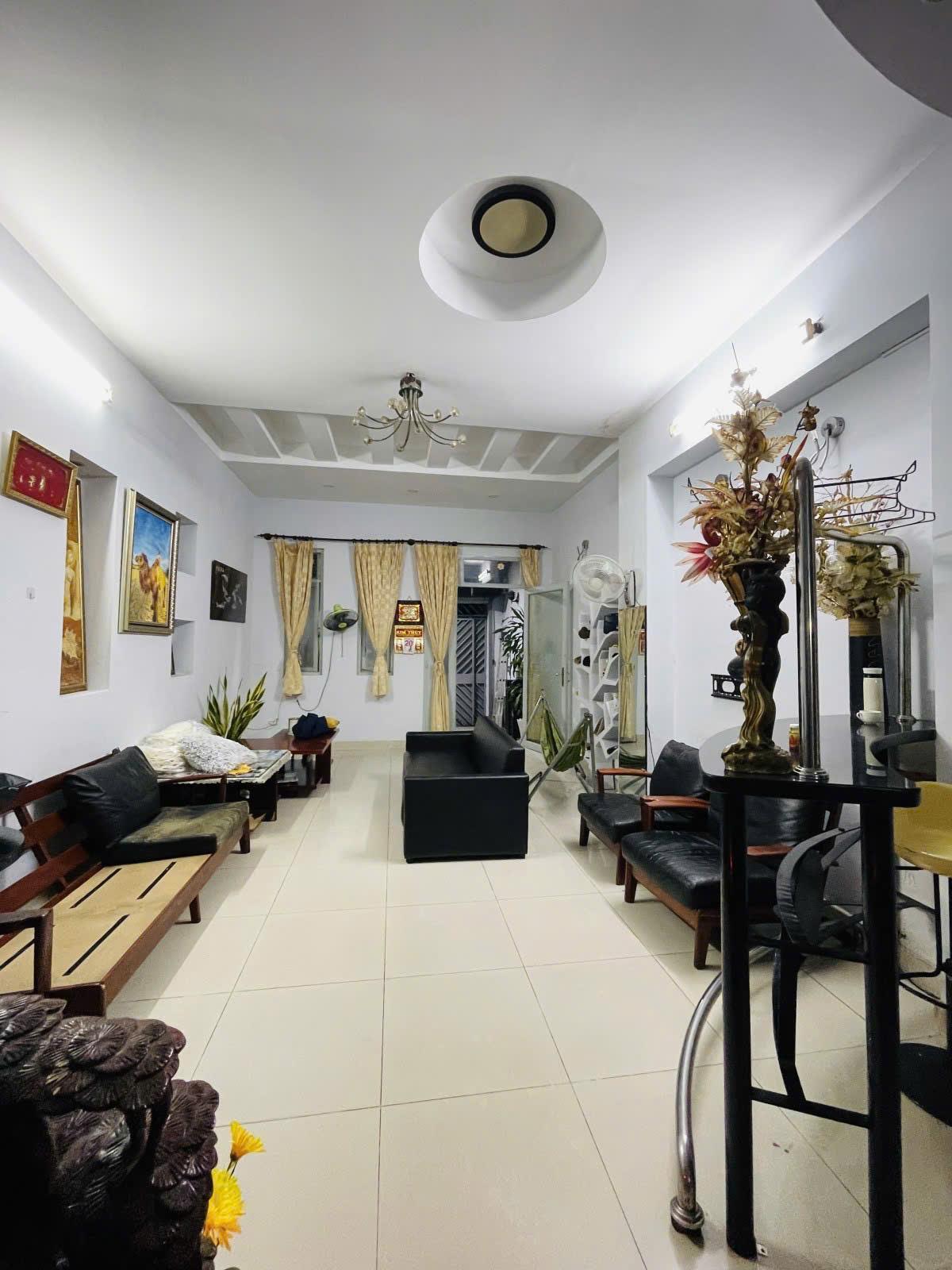 z6435881478649_9801d8577884ee68a6c36d3bf89b5fba