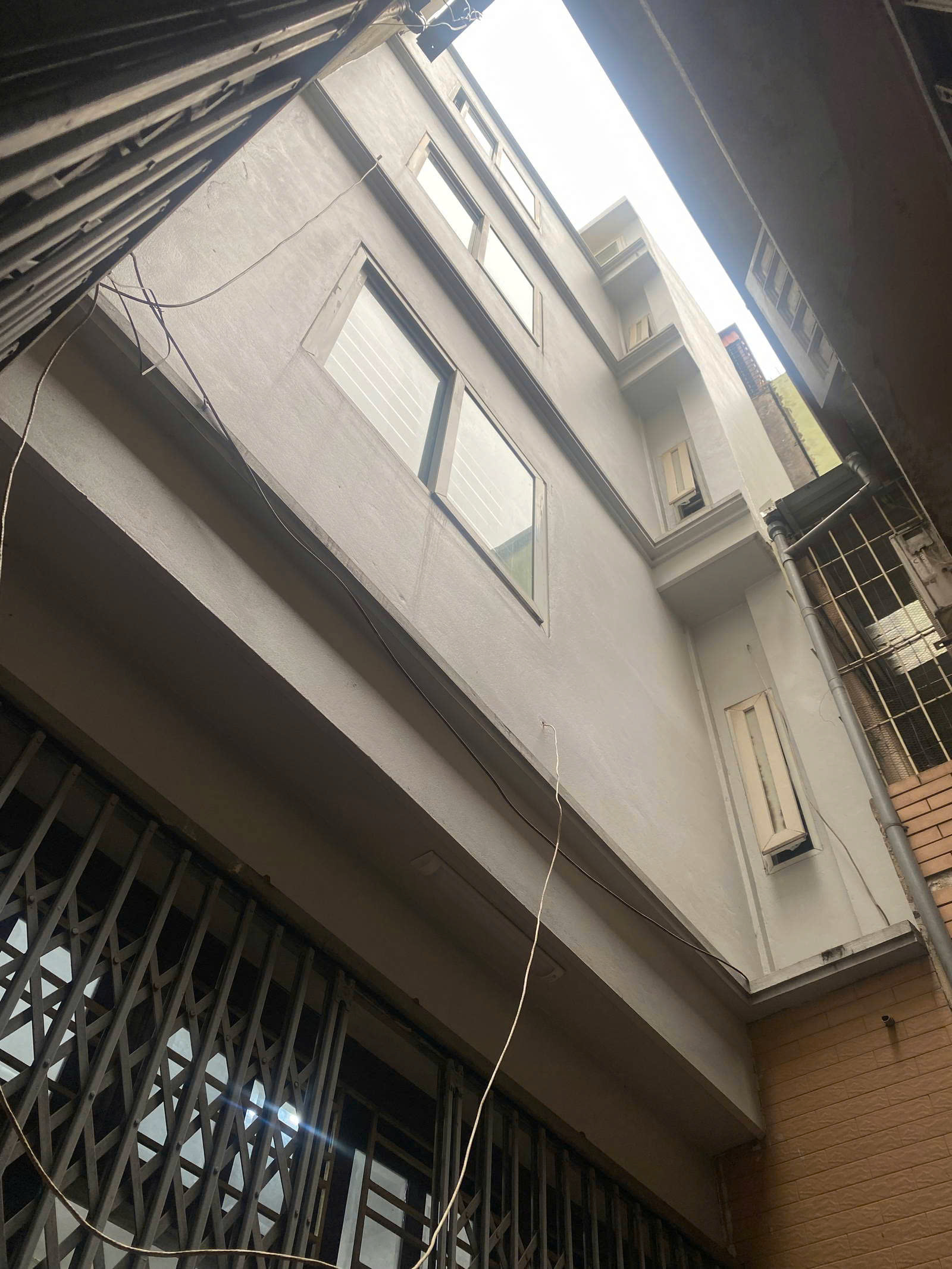 z6439751447101_831118760743e5a2f60f13bcfefecf22