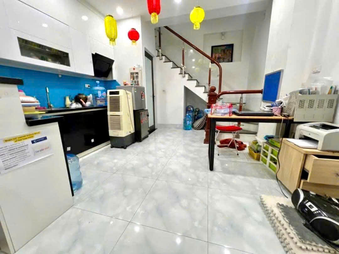 z6444454117674_f0c0fec338e34c2572b54f98a39eeddadangvanngu