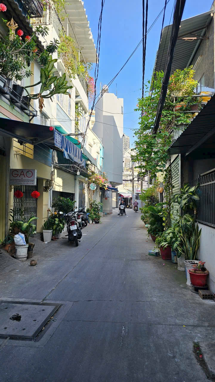 z6445188738593_6980616e1e93c2381016125adbc736d1