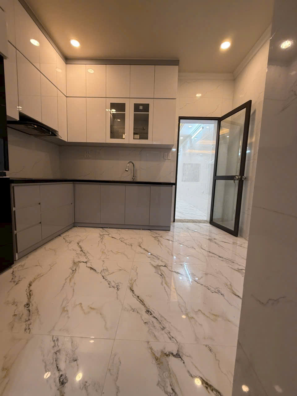 z6447218198069_184a8699bbf6e1876403df8f07911fdf