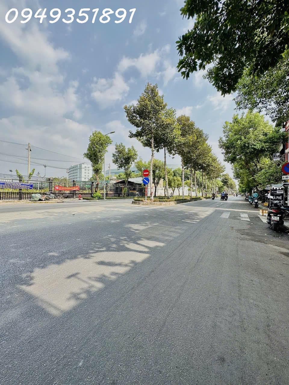 z6453060823060_460e7d304d999558b261ef80938cfde2