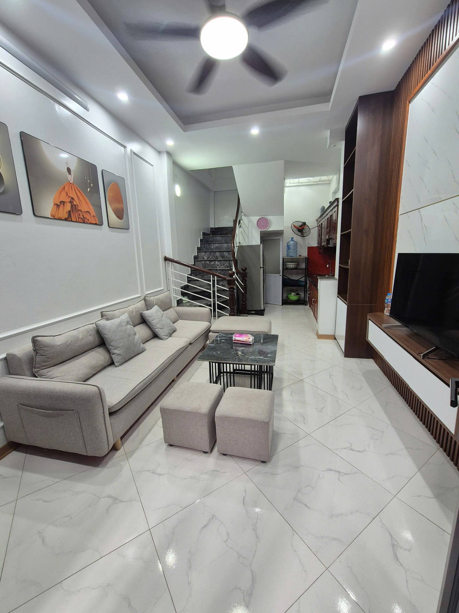 2a31551c-a52c-5db1-95de-928582711e6e