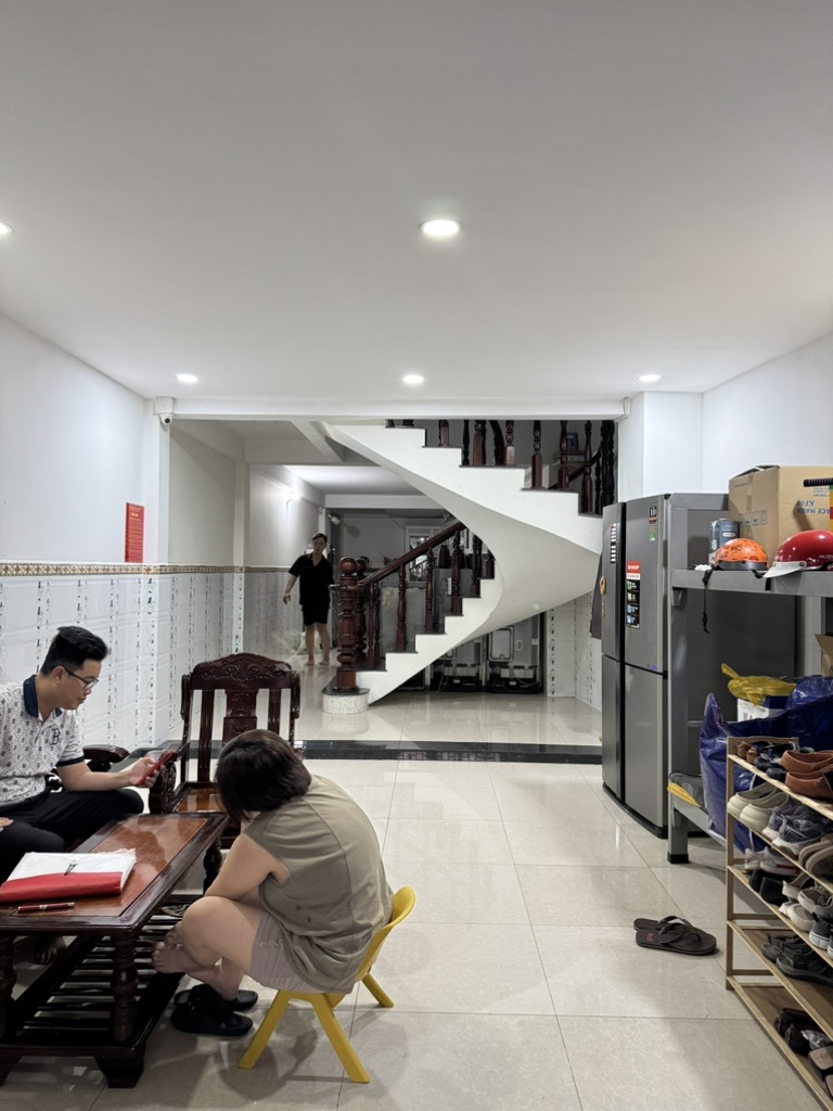 2hcb-1777F74B-m9h09849_33_14