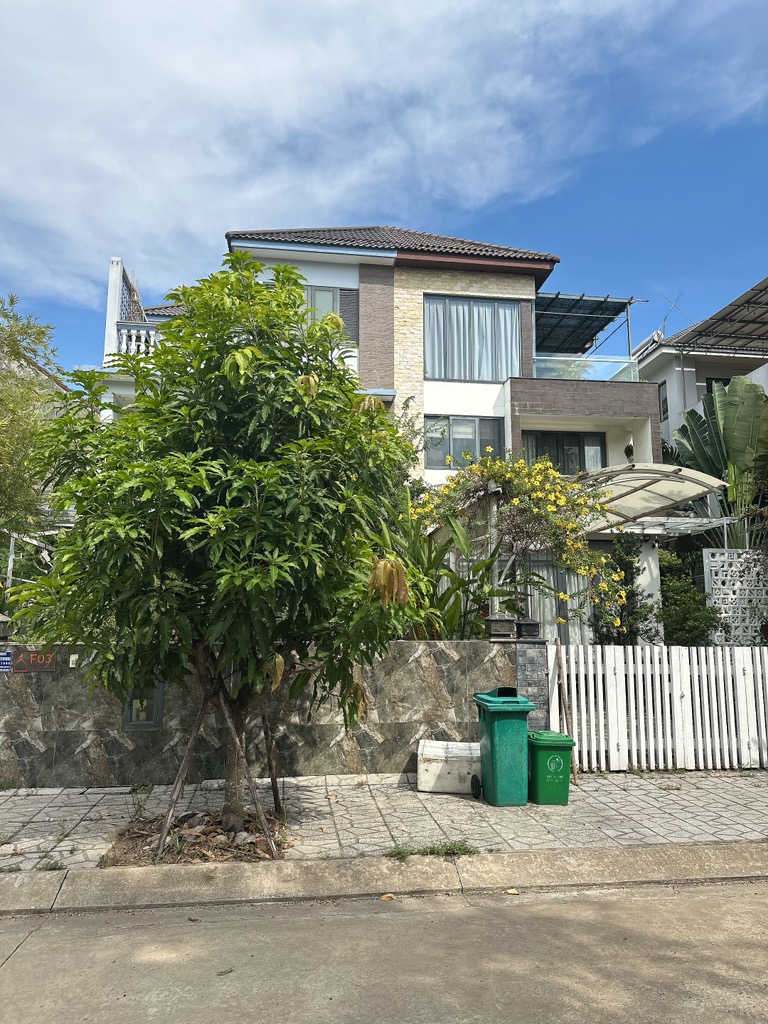 2hcs-7E7F652D-ma0ukazi_112_29