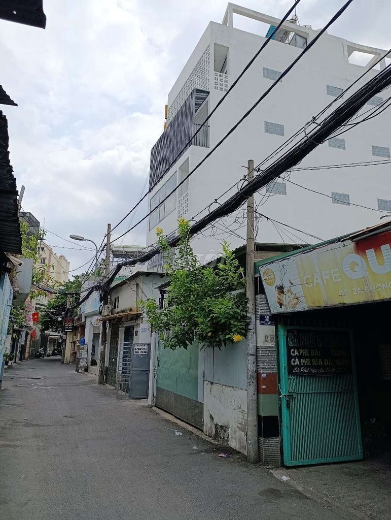 915966842_3a6a3abf-4247-4c1f-db6e-08dc544b2d46_