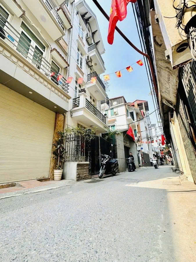 BAN NHA AU CO NGHI TAM TU LIEN TAY HO (4)