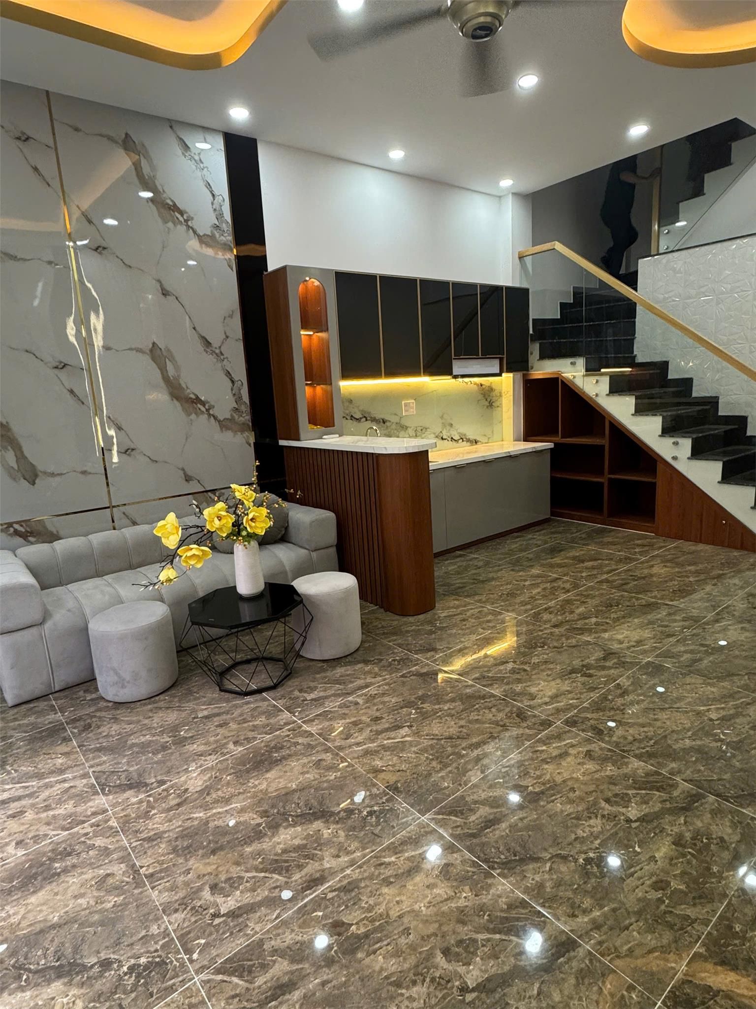 Truong-Chinh-phuong-14-tan-binh-0707318818-1