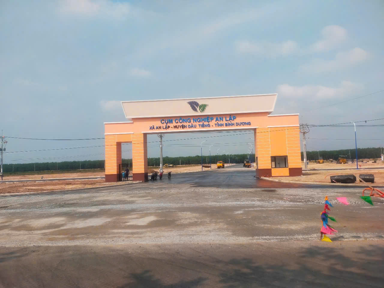 cum-cong-nghiep-an-lap-dau-tieng-binh-duong
