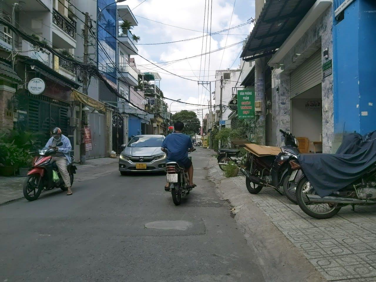 hem-xe-hoi-quang-trung