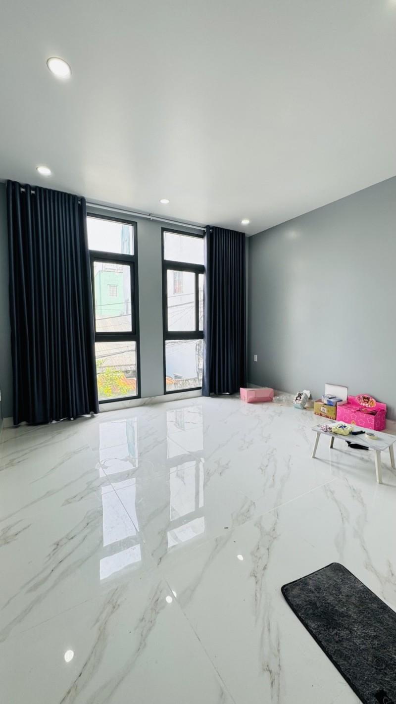 sieu-pham-can-goc-nguyen-trong-tuyen-phuong-1-tan-binh-0707318818-1