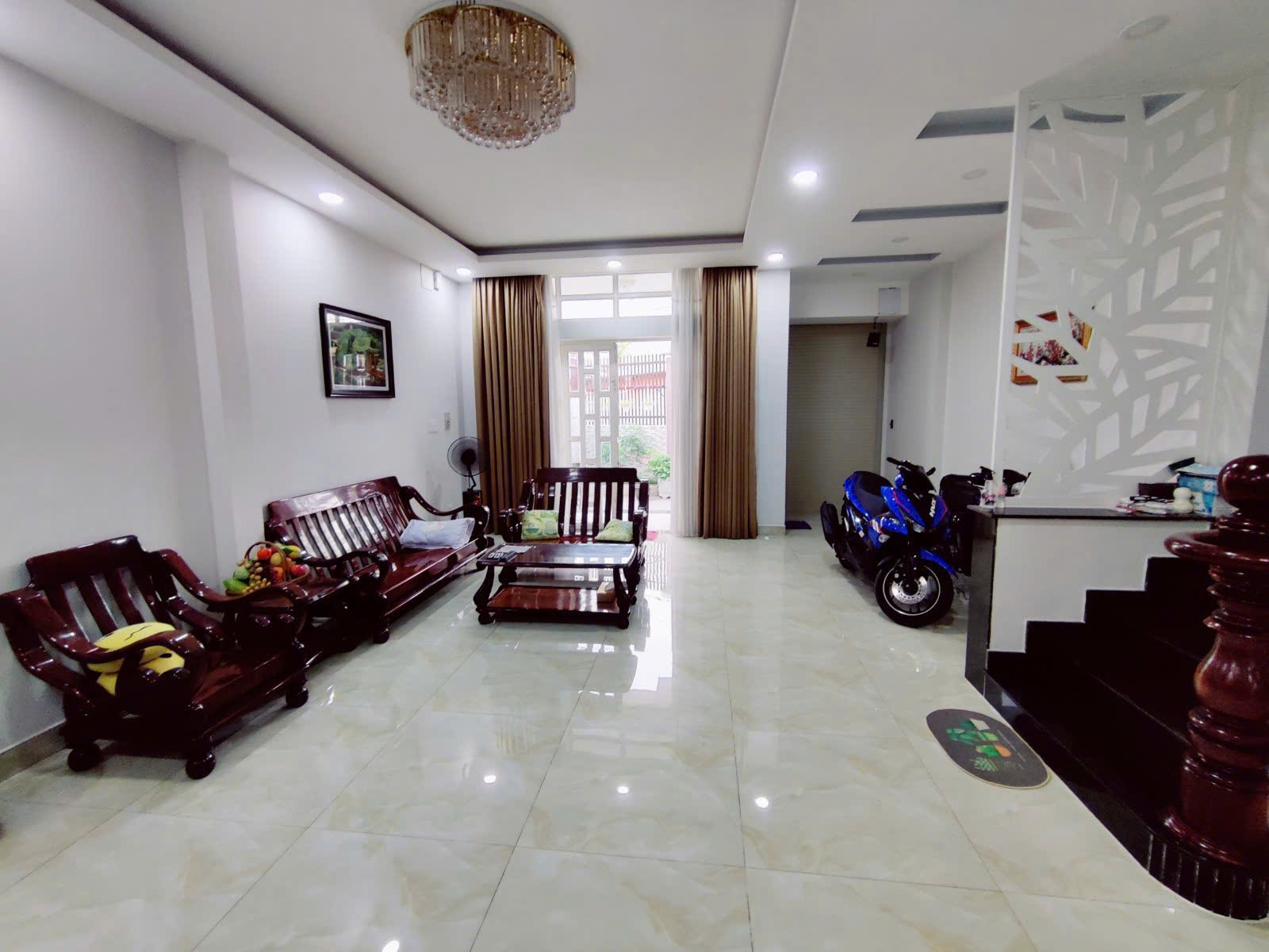 z6384655391219_77259be108dd437955eee3f1dc746c03