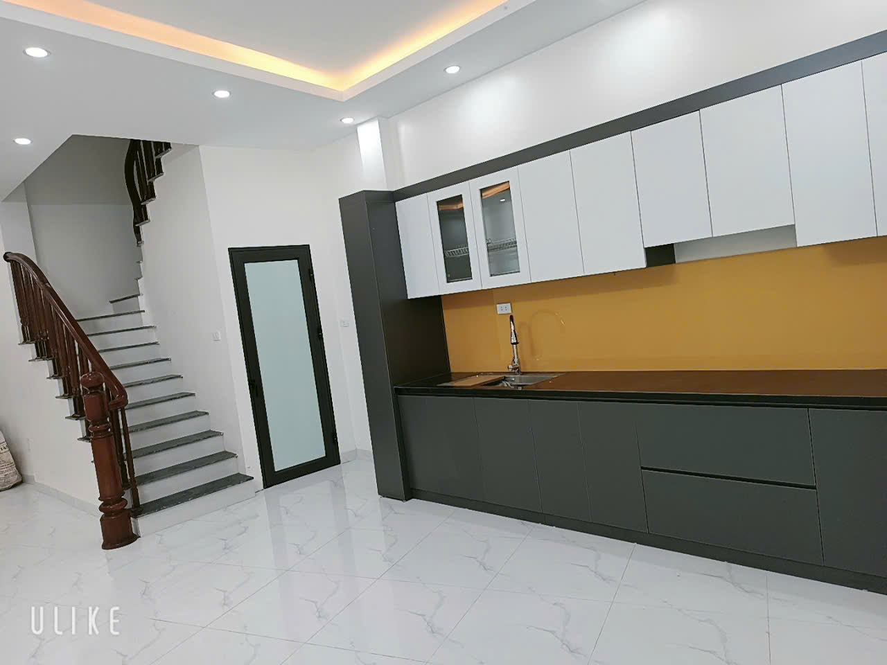 z6439260628439_744b57933723d4893c16507390724062