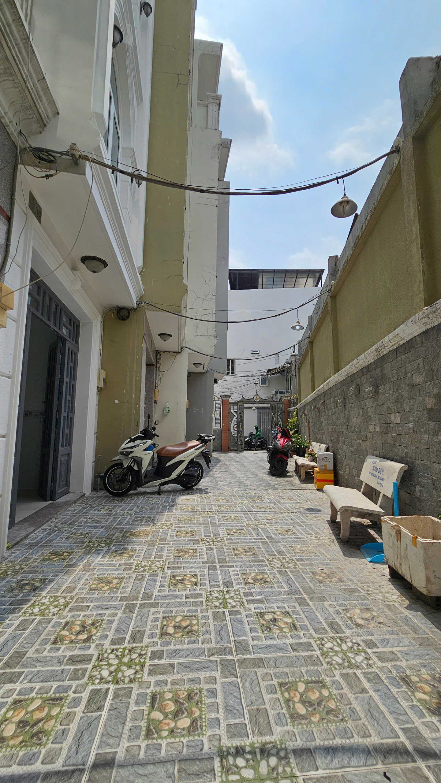 z6440887072922_677b8cc494b1b4de760a05ea916b5987