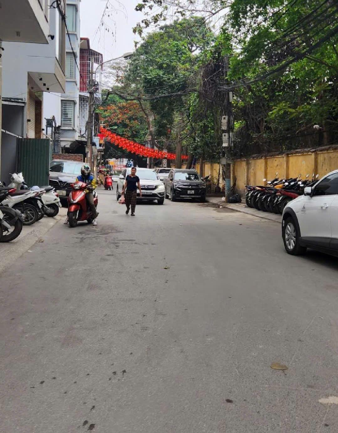 z6450010081371_e221b35be00a7811723e659581d4b936